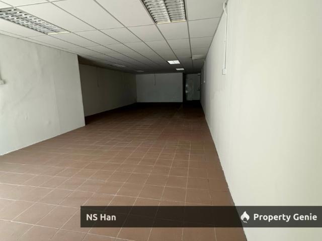 Shop Office for sale in Malaka