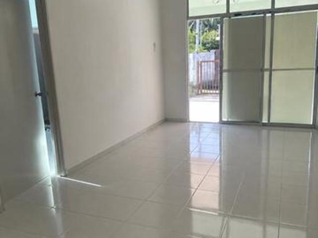 Terraced House for sale in Malaka