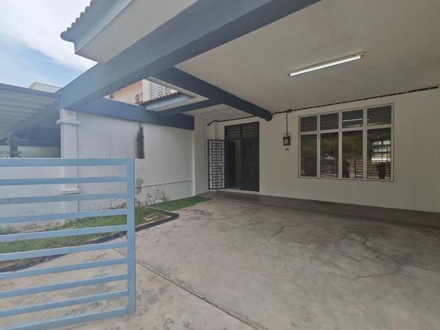 Terraced House for sale in Malaka