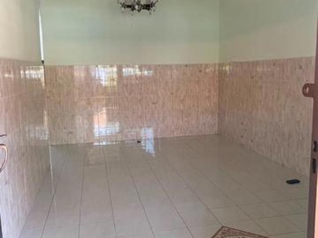 Terraced House for sale in Malaka