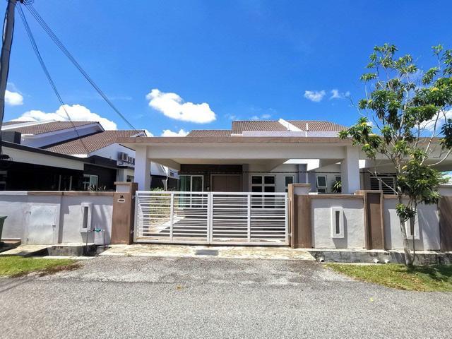 Residential House for sale in Malaka