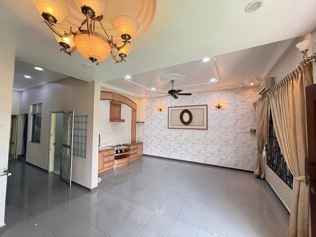 Terraced House for rent in Malaka