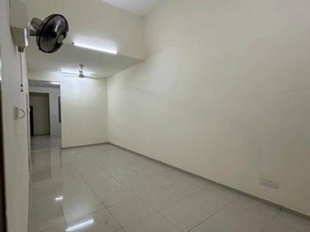 Terraced House for sale in Malaka
