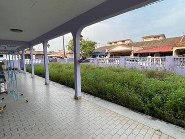 Terraced House for sale in Malaka