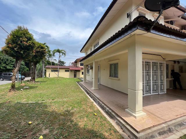 Terraced House for sale in Malaka