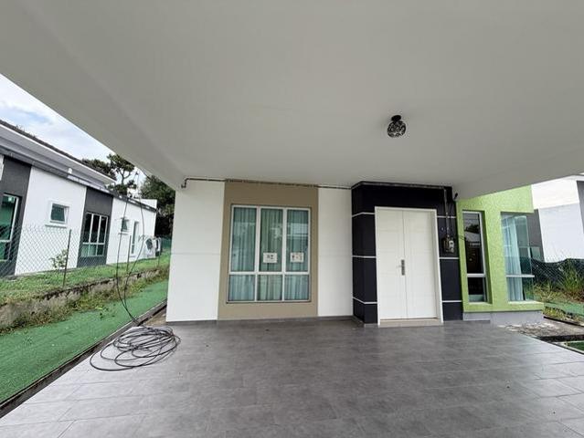 Bungalow for sale in Malaka