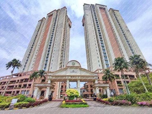 Condominium for sale in Malaka