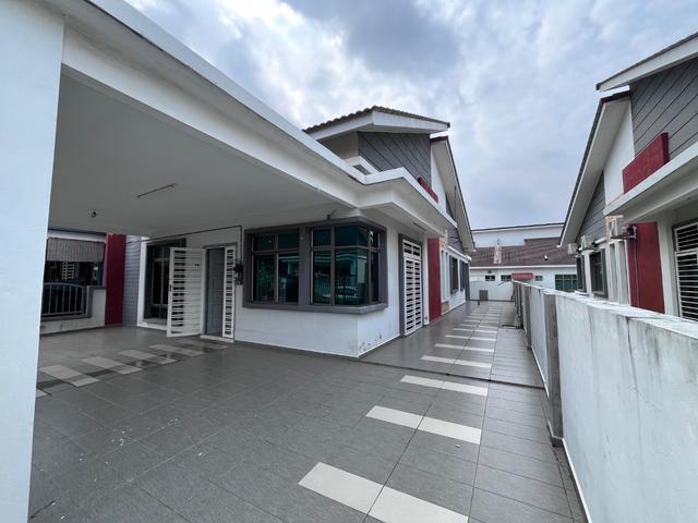 Residential House for sale in Malaka