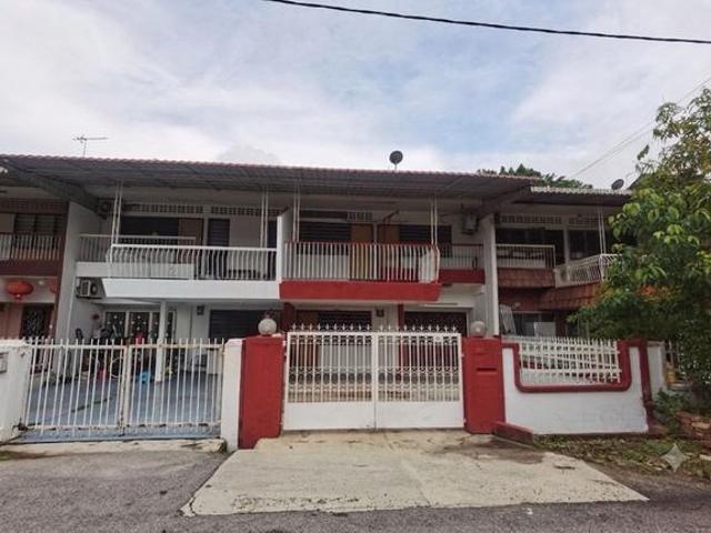Terraced House for sale in Malaka