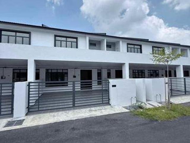 Terraced House for sale in Malaka