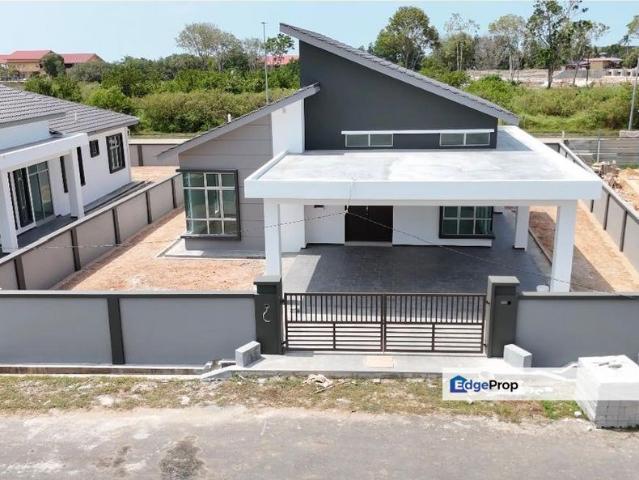 House for sale in Malaka