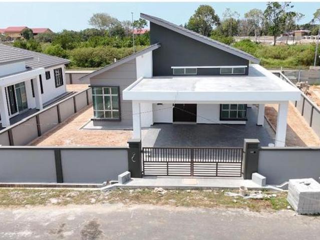 Bungalow for sale in Alai, Malaka