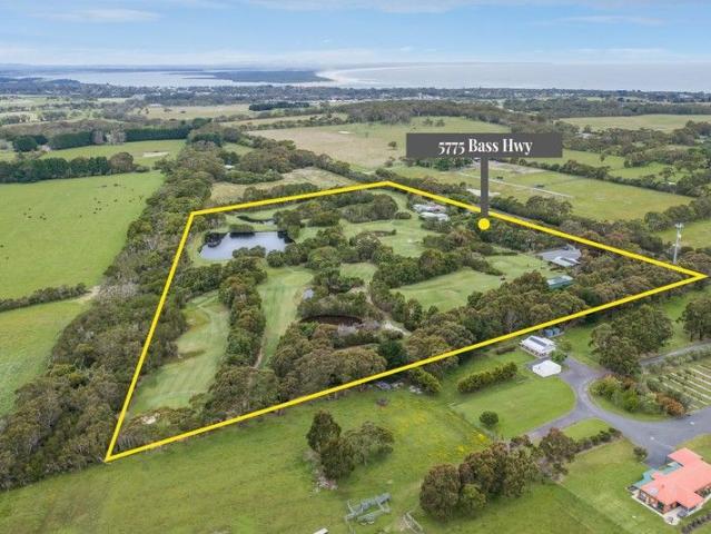 Cottage for sale in Inverloch, Victoria