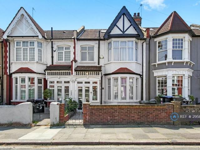 House for rent in Palmers Green, Greater London