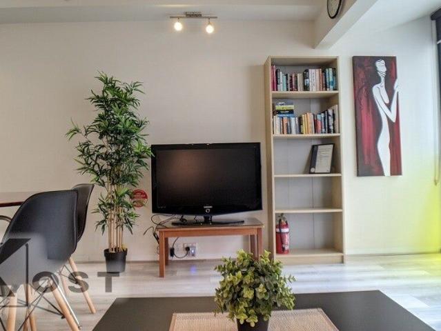Room for rent in East End Theatre District, Melbourne