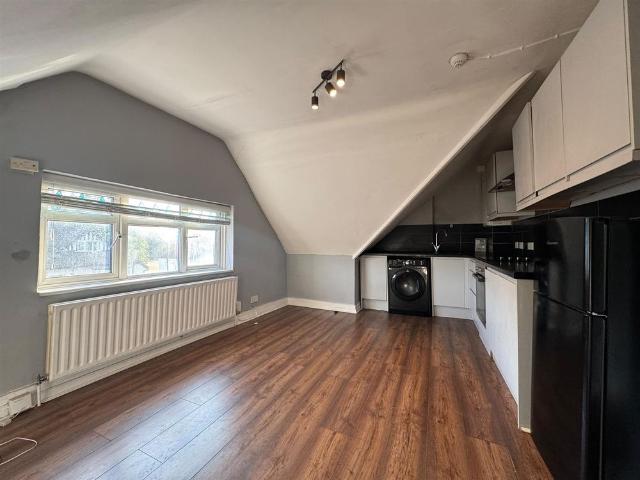 Apartment for rent in London Borough of Croydon, Thornton Heath
