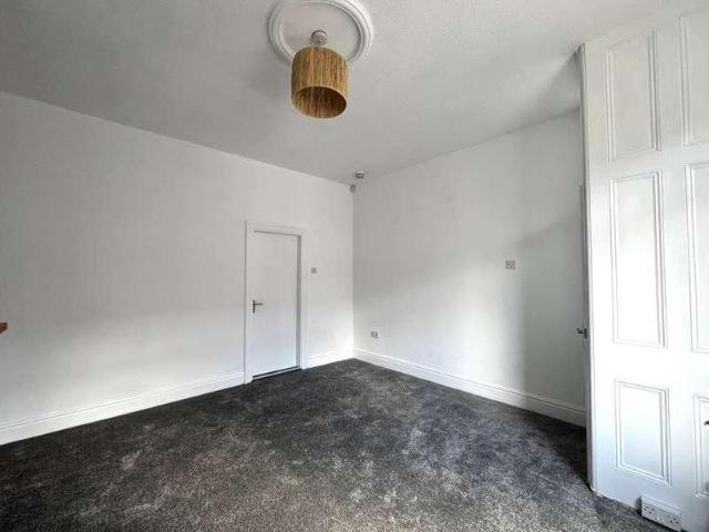 House for rent in Cowlishaw, Oldham