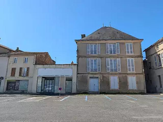 Maison vente à Niort, Mellé