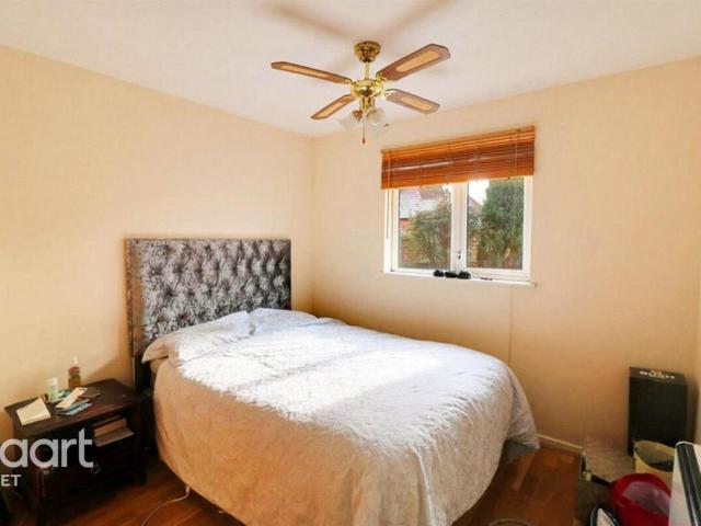 Apartment for rent in Hart, Hampshire