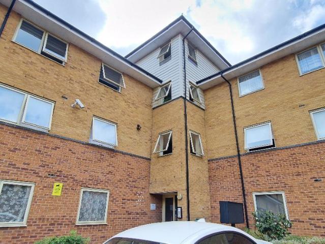 Apartment for rent in Carterhatch, Greater London