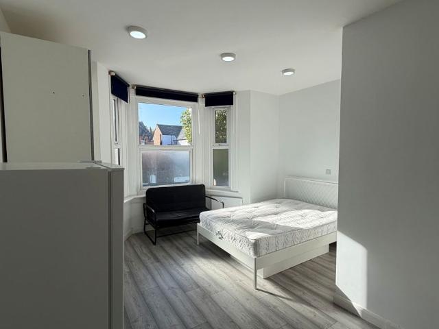 Studio for rent in London Borough of Brent, Greater London