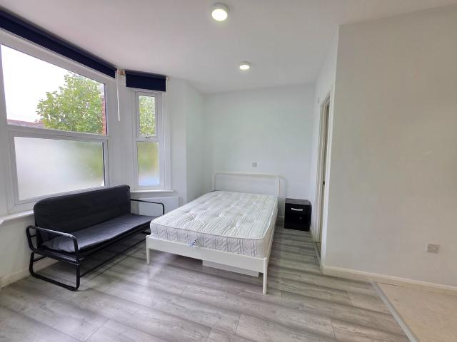 Studio for rent in London Borough of Brent, Greater London