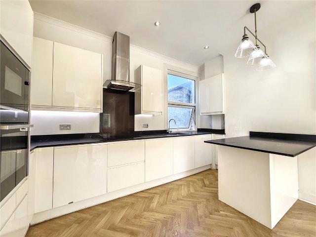 Apartment for rent in London Borough of Merton, Greater London
