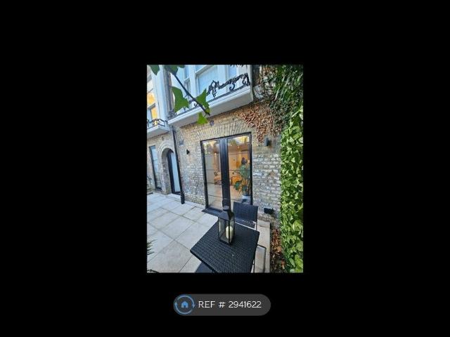 Apartment for rent in Southfields, Greater London