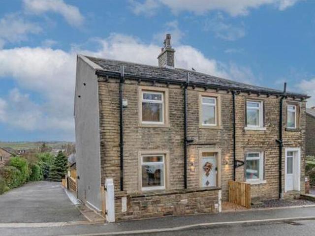House for sale in Holmfirth, West Yorkshire