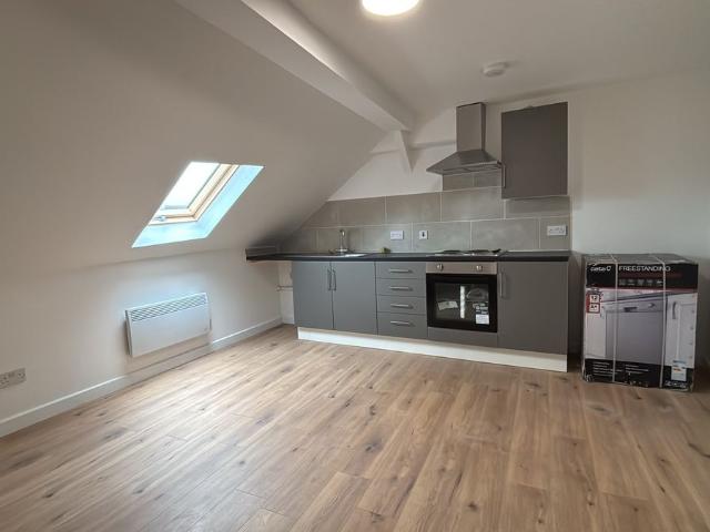 Studio for rent in Belgrave, Old Wharf