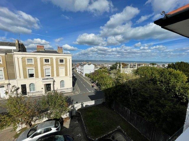 Apartment for rent in Oakfield, Ryde