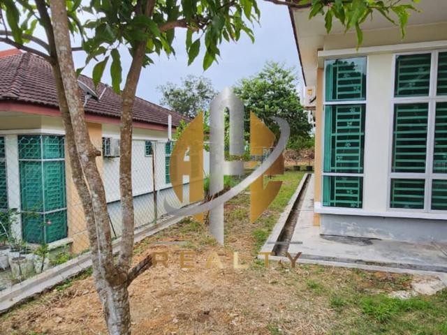 Residential House for sale in Sik