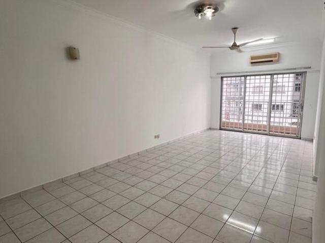 Condominium for sale in Bandar Menjalara