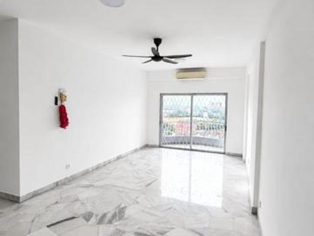 Apartment for sale in Petaling, Damansara Damai
