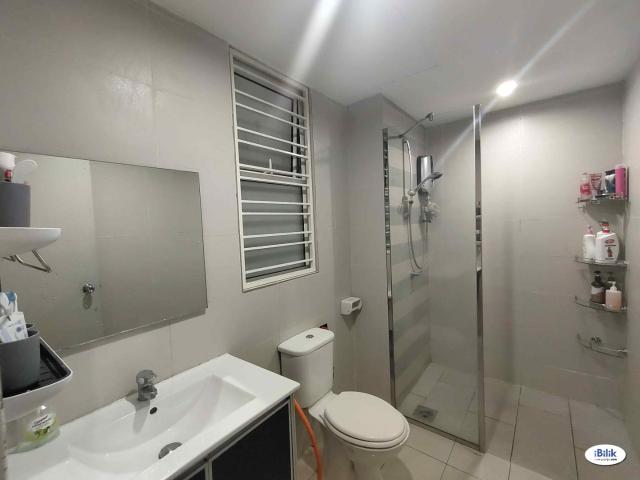 Room for rent in Petaling, Alam Impian
