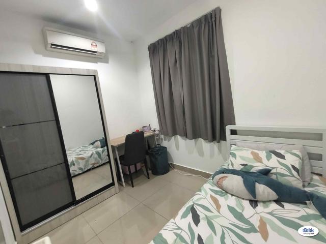 Room for rent in Petaling, Alam Impian