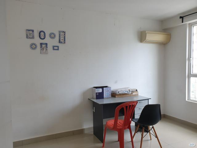 Room for rent in Petaling, Alam Impian
