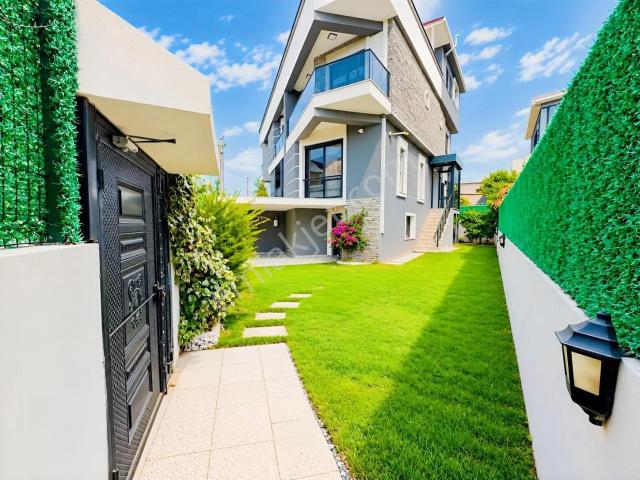 Barbaros Mahallesi, Menderes içerisinde satılık Villa