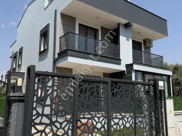 Mithatpaşa Mahallesi, Menderes içerisinde satılık Villa