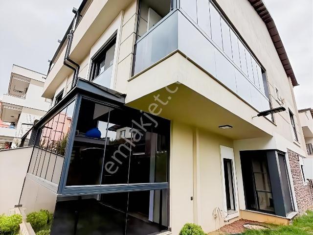 Kemalpaşa Mahallesi, Menderes içerisinde kiralık Villa