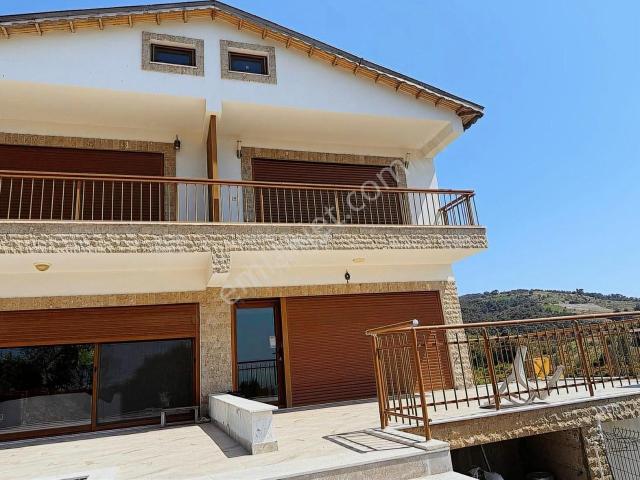 Menderes, Efemçukuru Mahallesi içerisinde satılık Villa