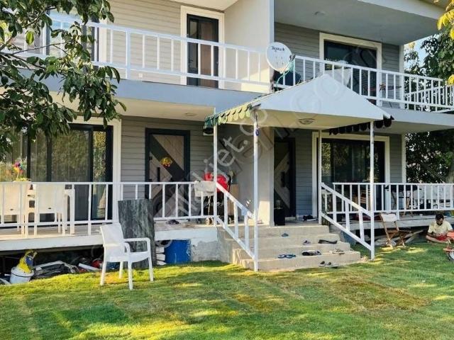 Menderes, Gölcükler Mahallesi içerisinde satılık Villa