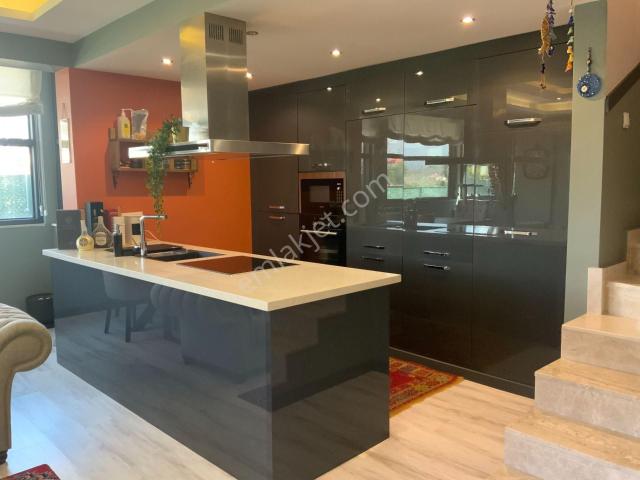 Menderes, Barbaros Mahallesi içerisinde satılık Villa