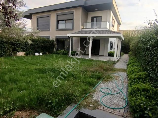 Menderes, İzmir içerisinde kiralık Villa