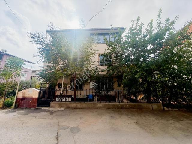 Gazipaşa Mahallesi, Menderes içerisinde satılık Villa