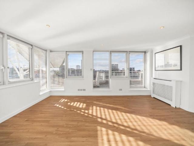 Apartment for rent in Battersea, Greater London