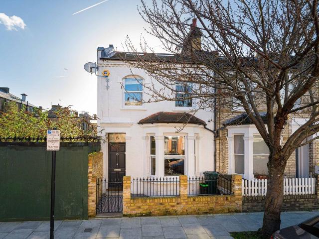 House for rent in West Kensington, Greater London