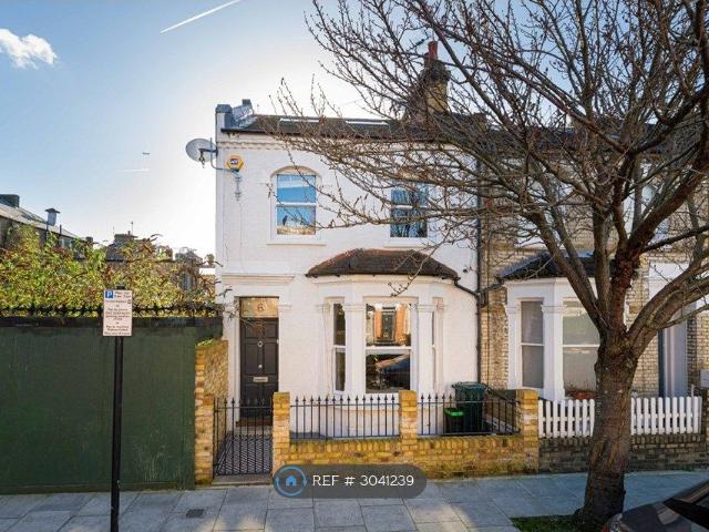 House for rent in London Borough of Hammersmith and Fulham, Greater London