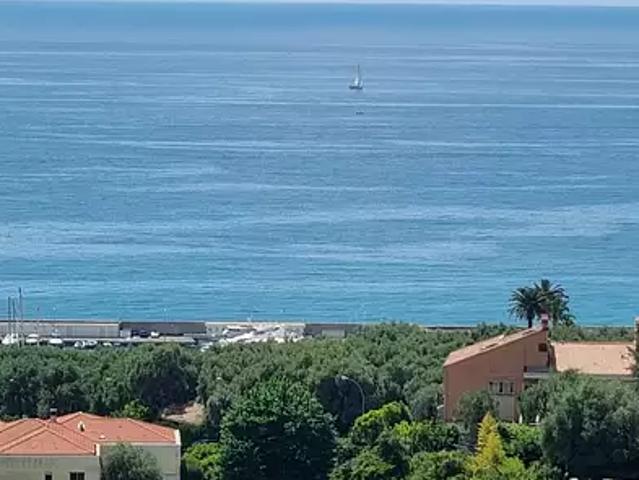 Maison vente à France métropolitaine, Menton