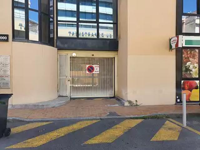 Garage vente à Nice, Menton